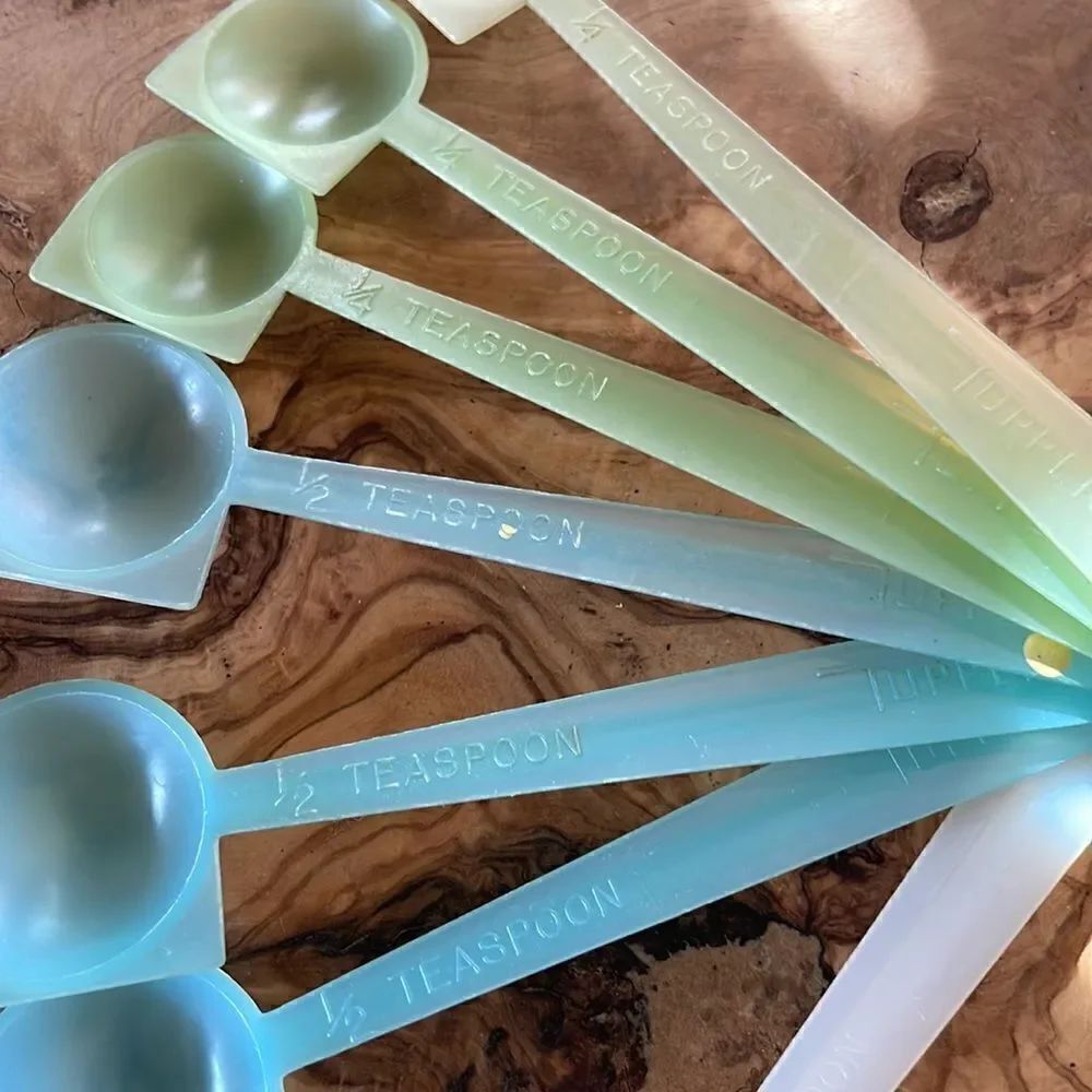 Vintage Tupperware Measuring Spoons - Picture 4 of 7
